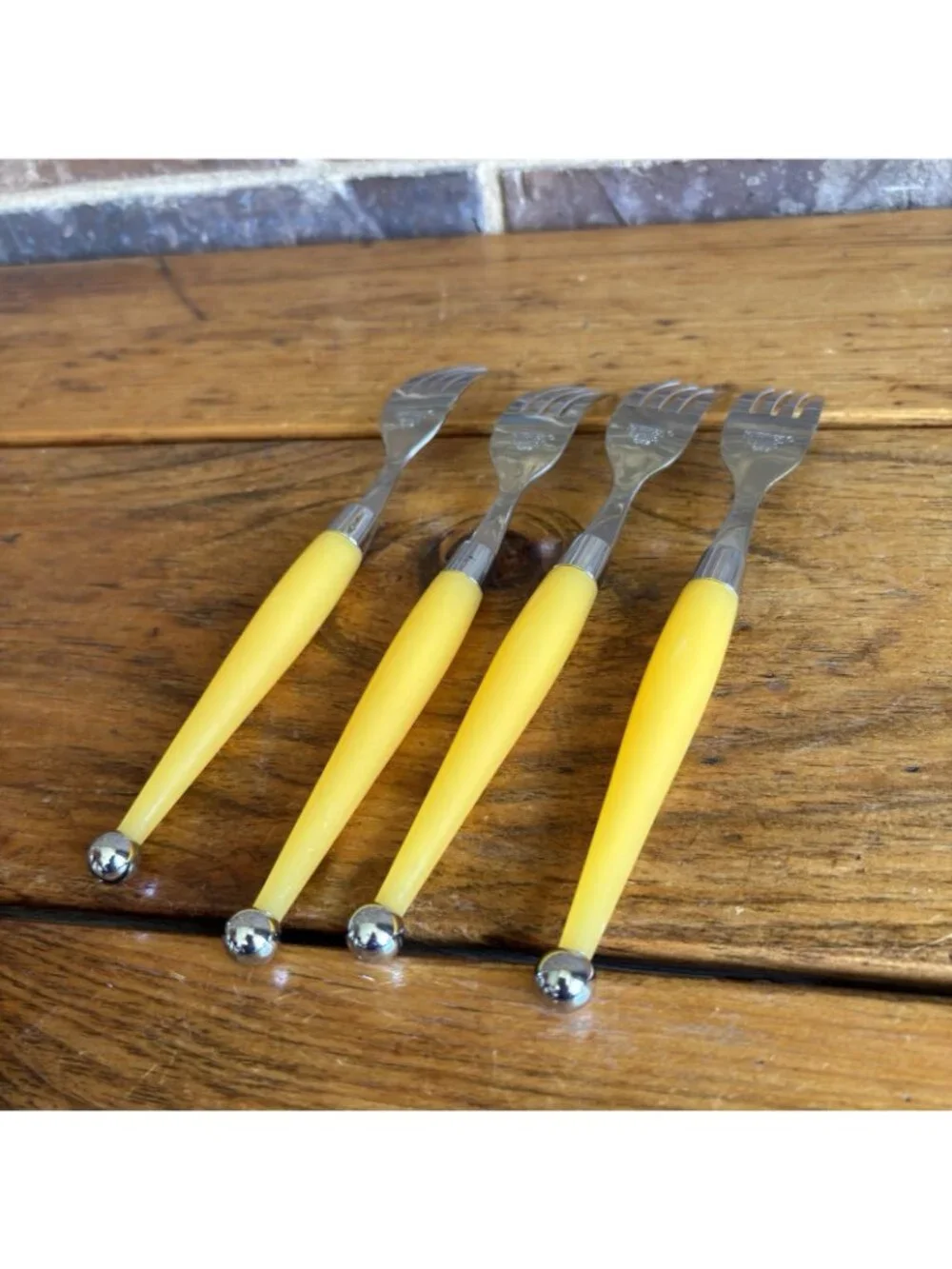 4 Cambridge Carnival MCM Yellow Plastic Handles Dinner Forks Stainless